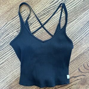 Vuori's Rib Crop Tank black size large